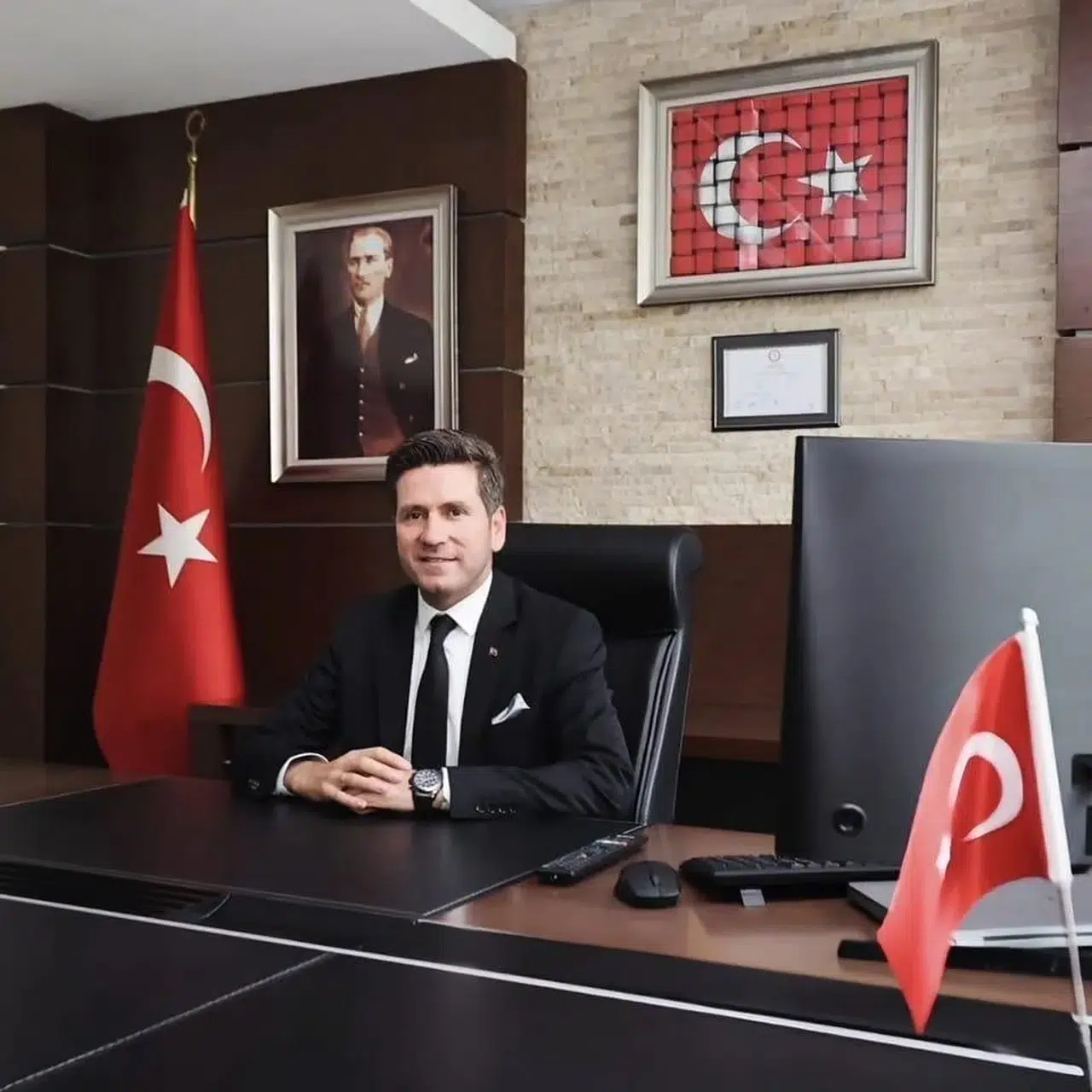 Tavas Belediye Başkanı Kadir Tatık’tan radikal karar: Siyasi rotasını Yeni Parti’ye çevirdi