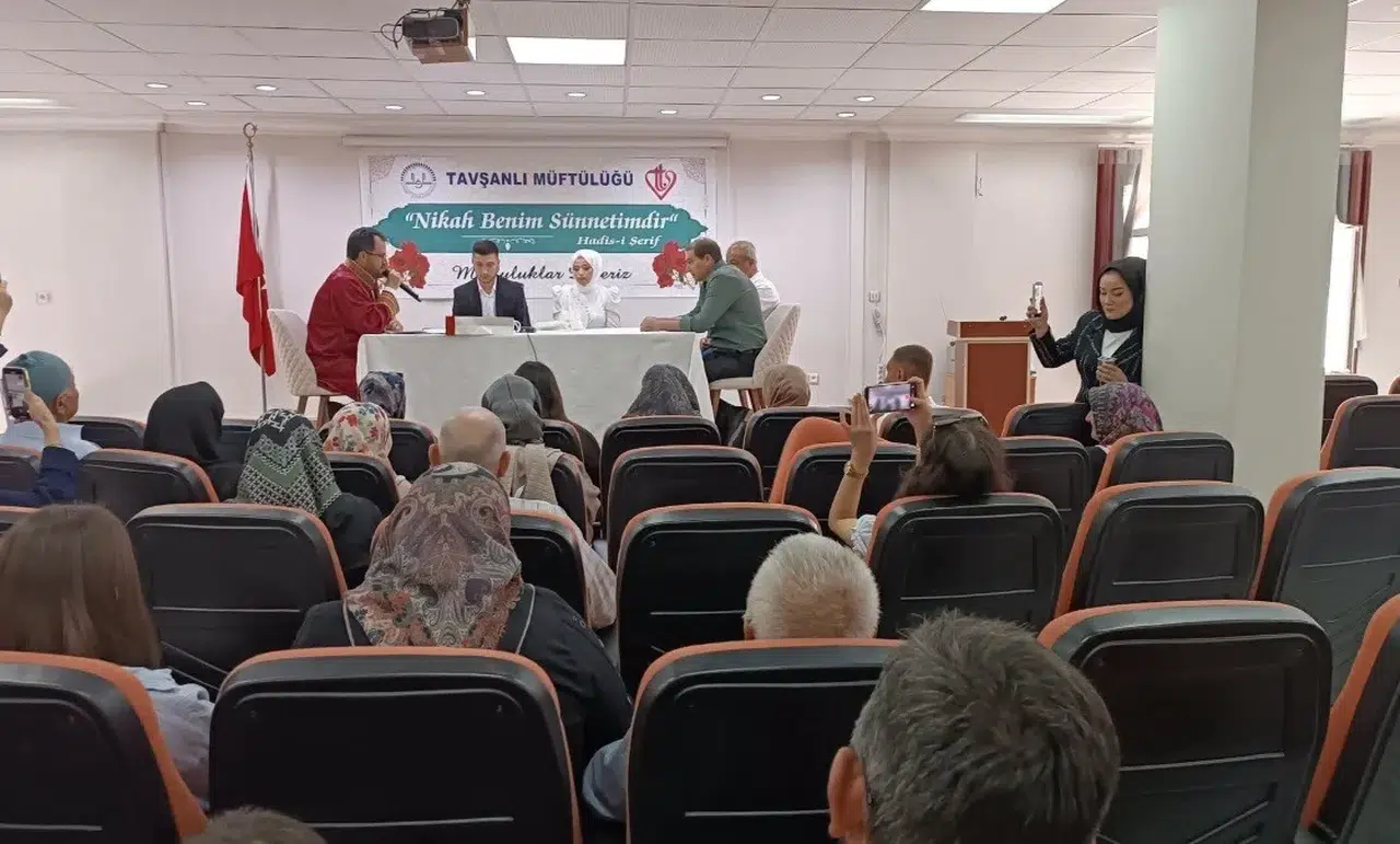 Tavşanlı'da nikah mesaisi: Müftülük çatısı altında 6 ayda 62 imza