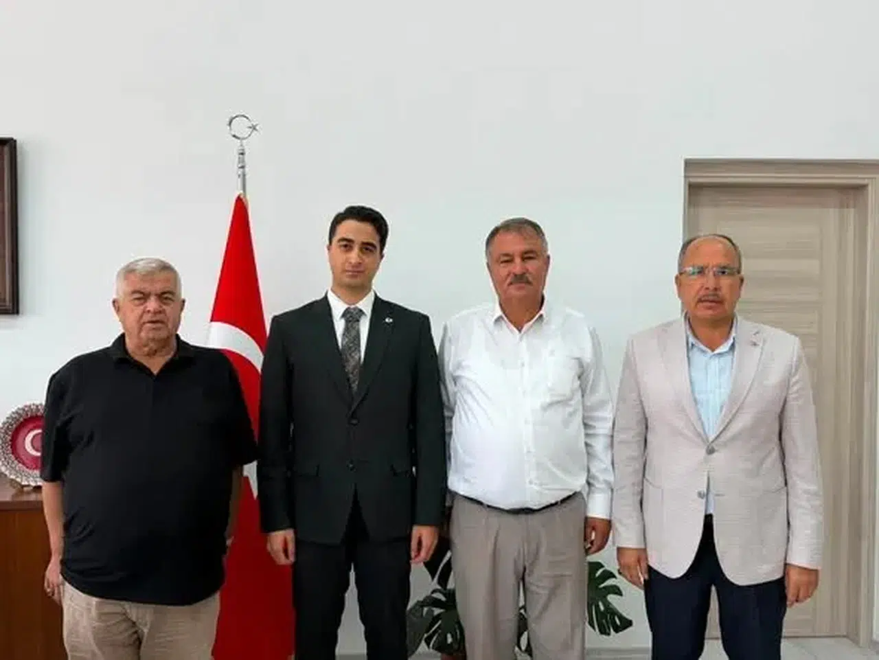Beyağaç'ta yeni dönem: Başkan Pütün'den Kaymakam Haydari'ye nezaket ziyareti
