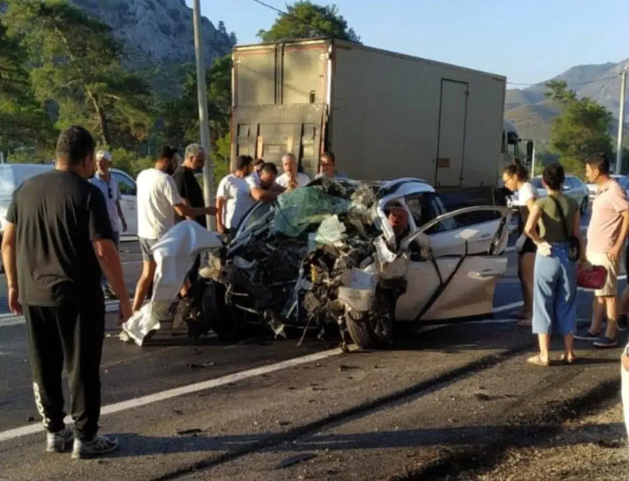 Marmaris yolunda acı bilanço: 16 yaşındaki Efe kazada can verdi