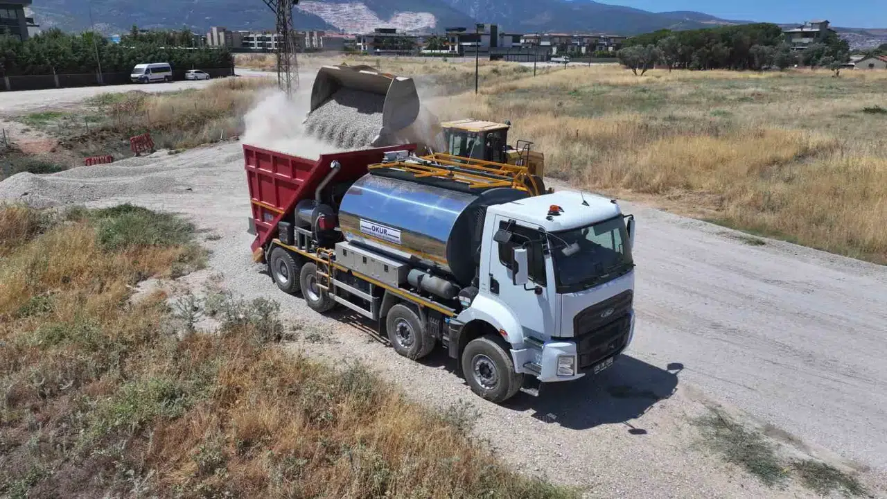 Manisa'da ulaşıma modern dokunuş: Altyapısı biten yollar asfaltla buluştu