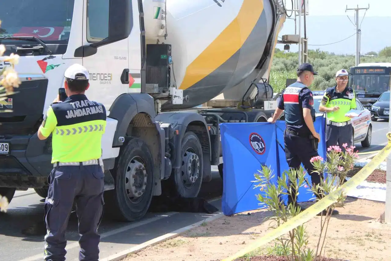 Aydın'da hastane yolunda acı son: Beton mikseri yaşlı kadını hayattan kopardı