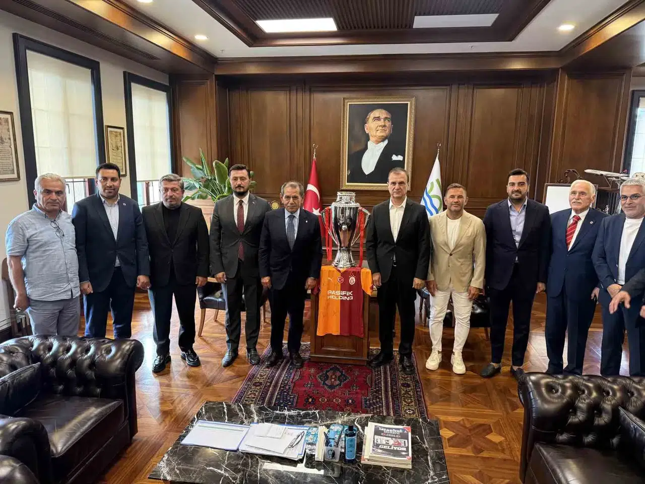 Büyükçekmece’de şampiyonluk gururu: Galatasaray bayrağı göndere çekildi