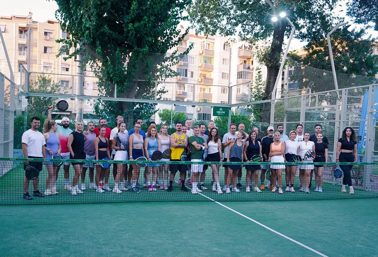 Kortlarda sağlık rüzgarı: Qubtiva Padel Cup’ta şampiyonlar belli oldu
