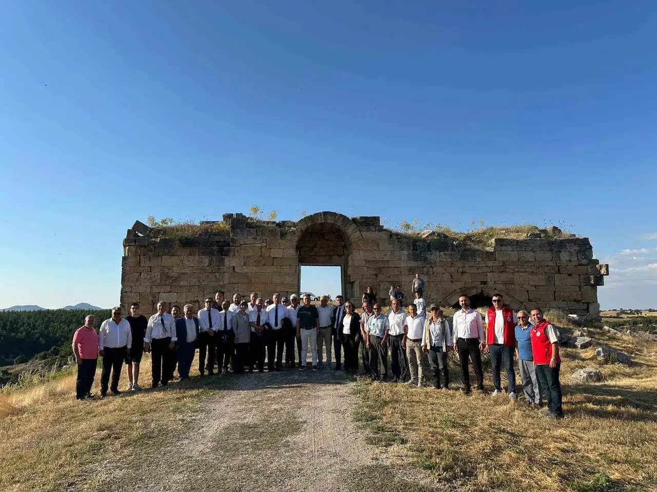Tarihin kalbinde kritik oturum: Uşak İl Genel Meclisi Blaundos’ta toplandı