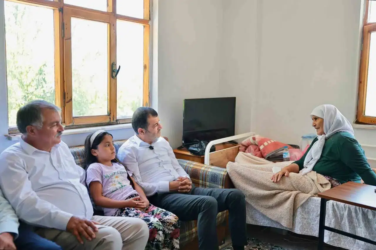 Beyağaç’ta vefa ve hizmet mesaisi: Başkanlar halkın nabzını tuttu