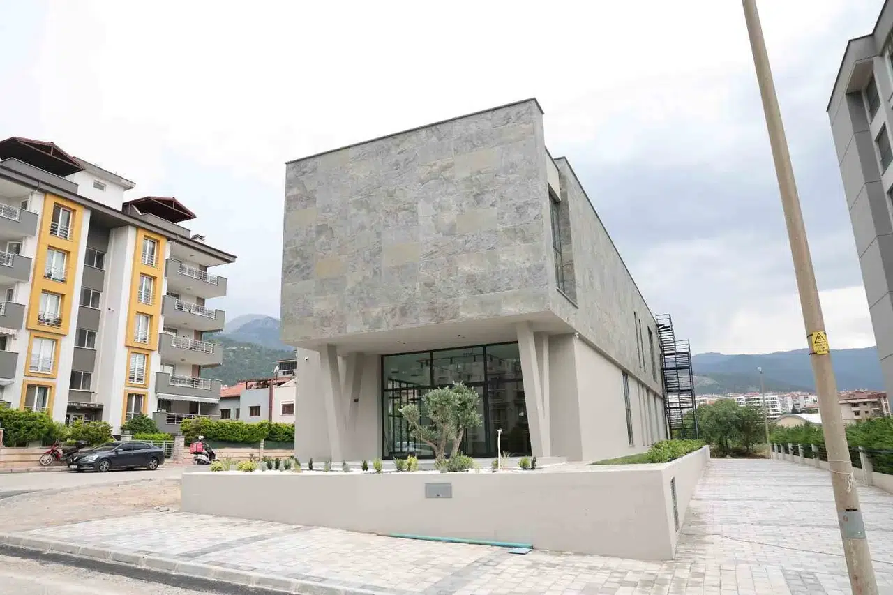 Servergazi'de kitapseverlerin yeni adresi: Faik Kaplan Kütüphanesi açılış için gün sayıyor