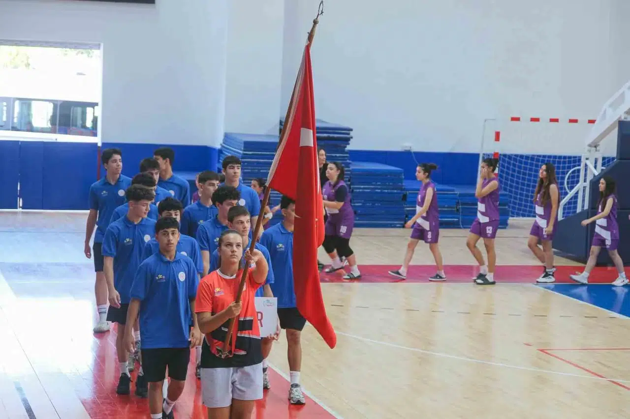 Söke'de potanın yıldızları sahne aldı: Geleceğin devleri parkeye indi