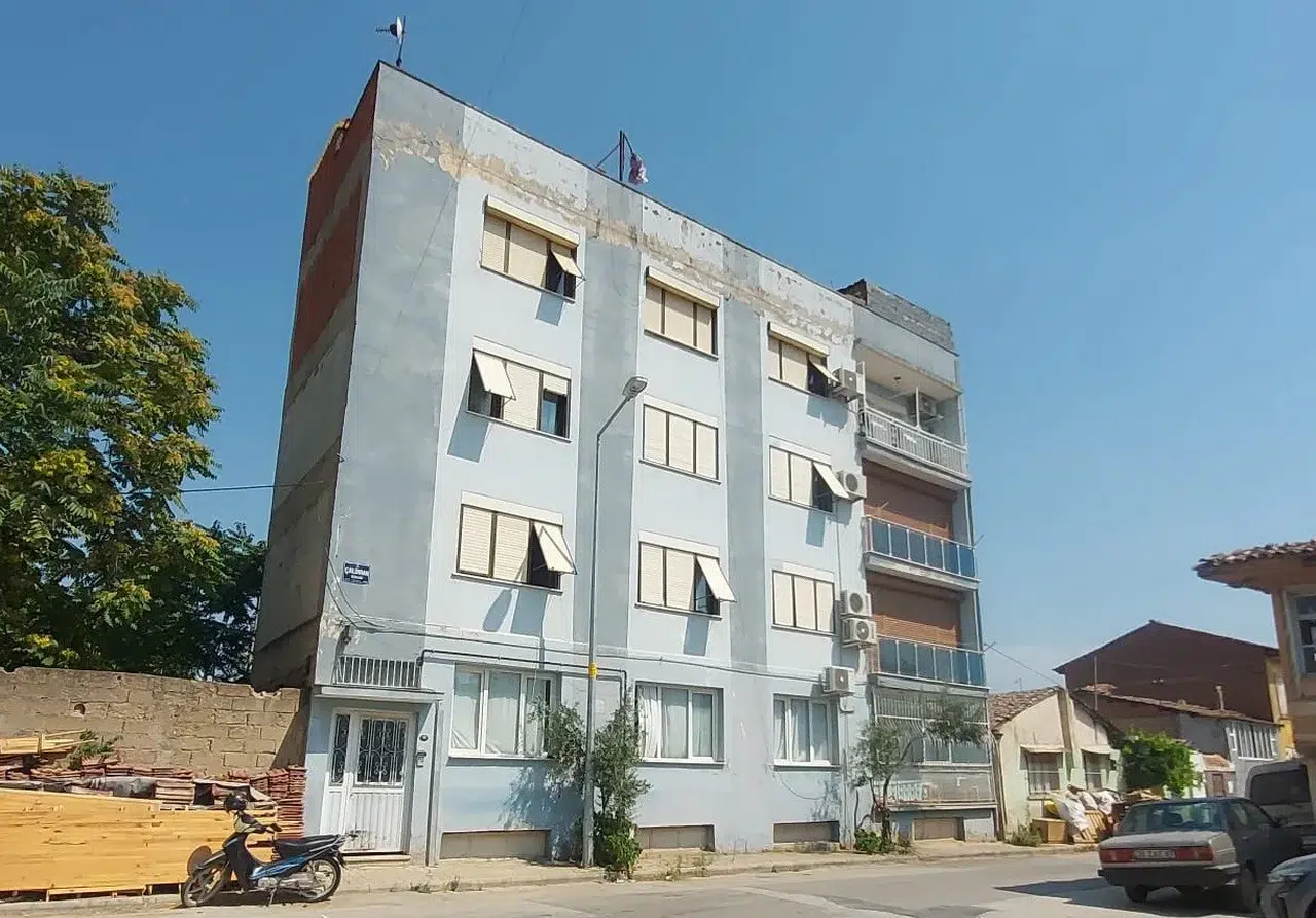Özgürlüğüne kavuştuğu 10. günde kanlı cinayet: Arkadaşını evinde katletti