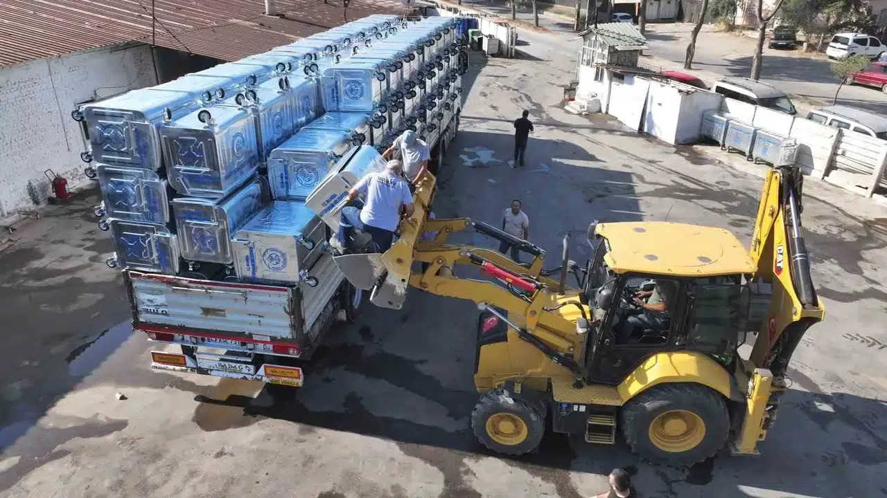 Manisa’da temizlik seferberliği: 17 ilçeye 3 bin yeni konteyner
