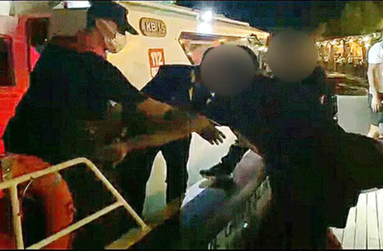 Muğla kıyılarında acil durum: Sahil Güvenlik iki vatandaşı hastaneye yetiştirdi