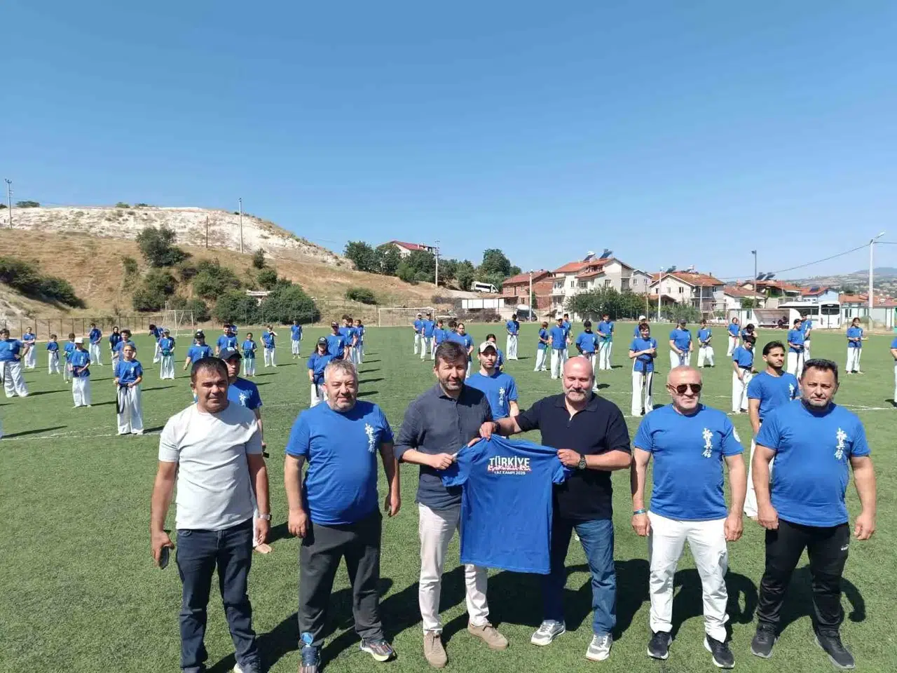 Kütahya’da dev buluşma: Kyokushin-Kan sporcuları Pazarlar’da güç tazeledi