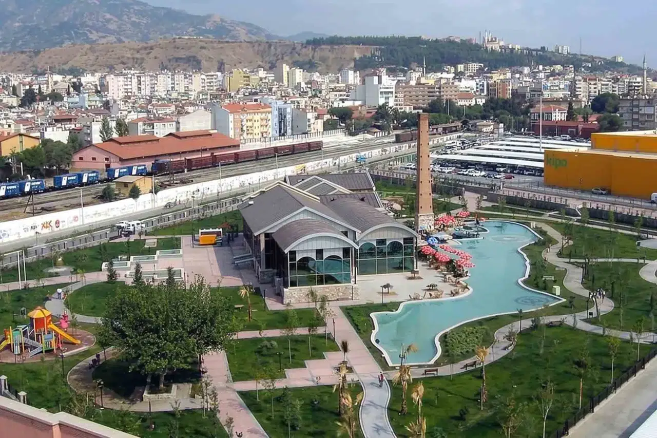 Üniversite adaylarına Efeler'den kritik destek: Geleceğin meslekleri masaya yatırılıyor