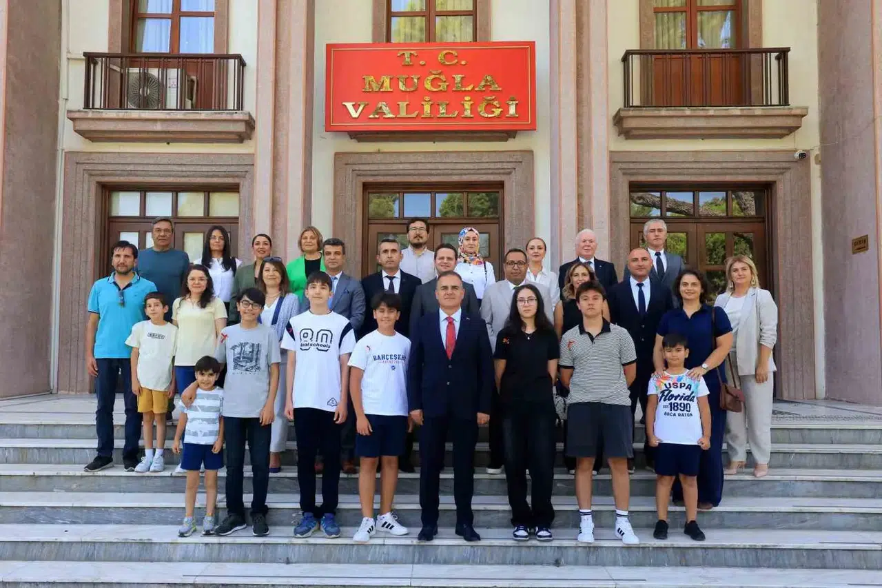 Muğla’nın gurur tablosu: LGS birincilerine makamda özel ağırlama