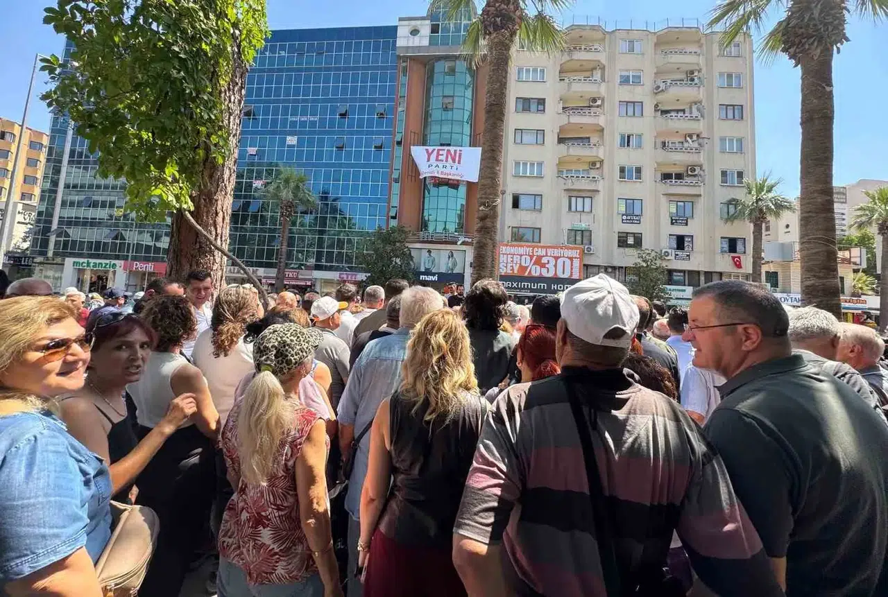 Denizli’de siyasi deprem büyüyor: İlçe teşkilatları toplu istifayla Yeni Parti’ye geçti