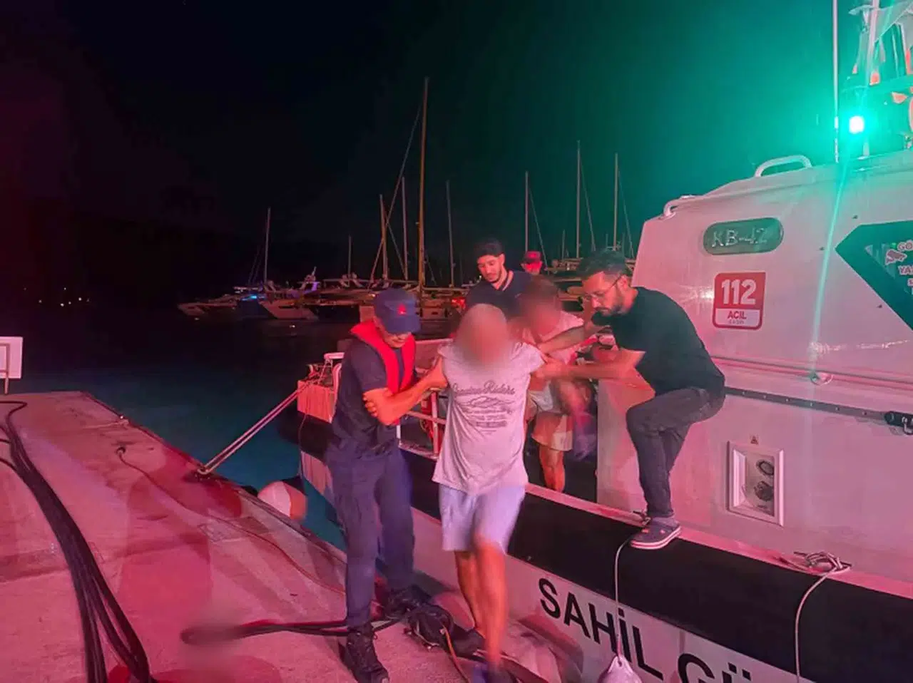 Marmaris açıklarında acil durum: Teknedeki hastayı Sahil Güvenlik kurtardı