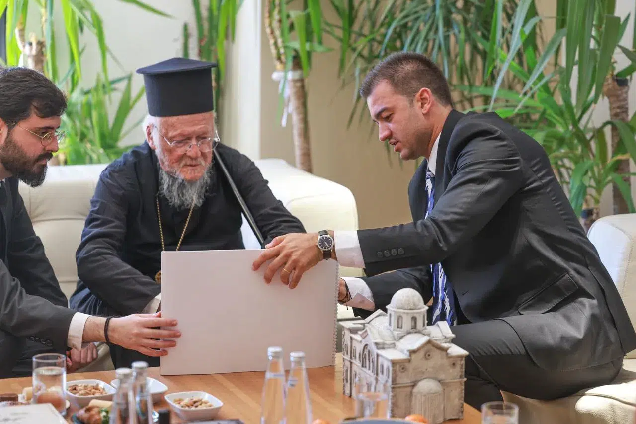 Bodrum’un Kültürel Mirası İçin Anlamlı Buluşma: Patrik Bartholomeos’tan Tarihi Kiliseye Ziyaret