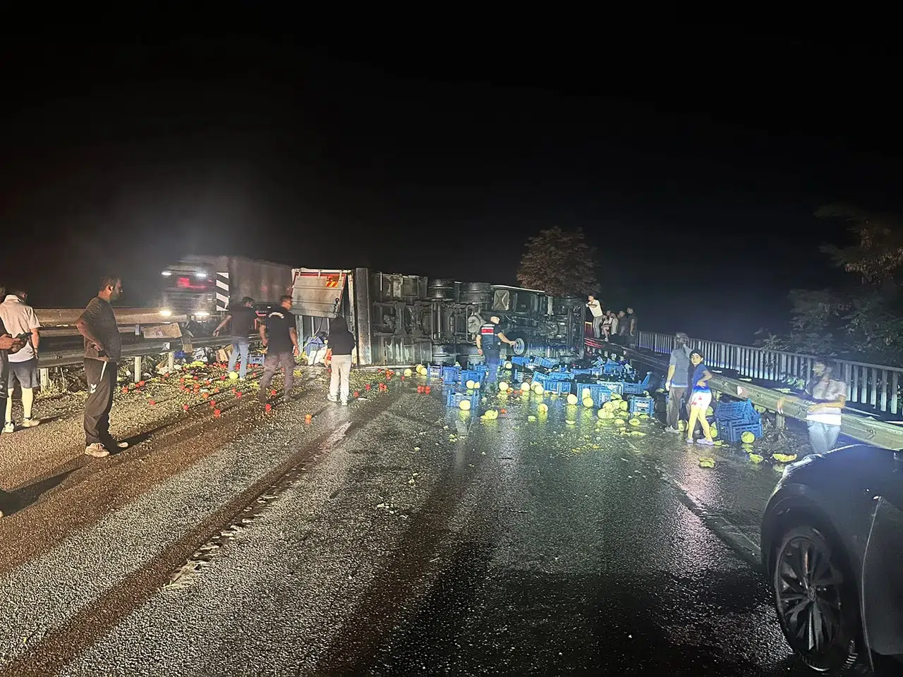 Manisa'da yağmur kazayı beraberinde getirdi: Zincirleme faciada 7 yaralı