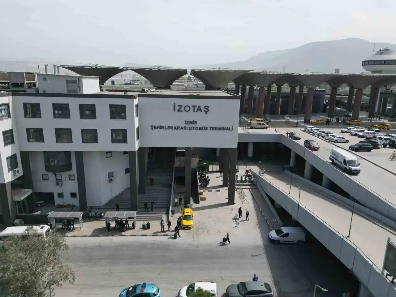 İzmir’de otogar düğümü çözüldü: Belediye yönetimi devralıyor