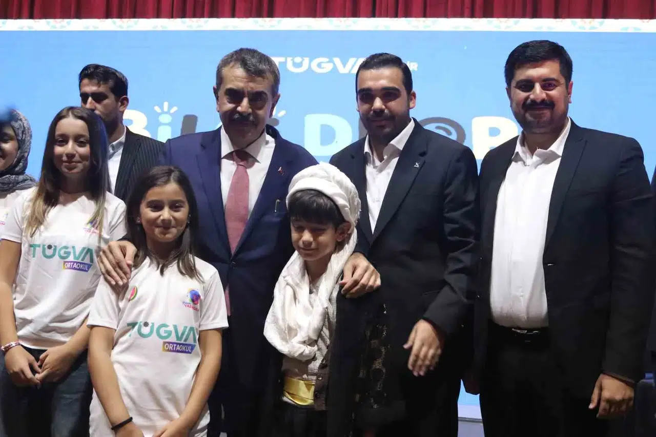 Bakan Tekin’den gençlere ezber bozan tavsiye: Mahalle baskısını değil, yeteneğinizi dinleyin