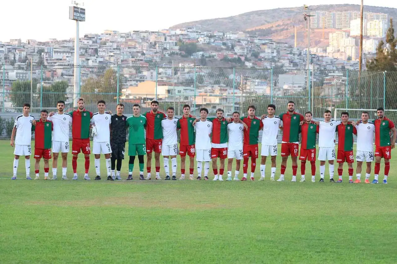 İzmir Derbisinde Yeşil-Kırmızılı Üstünlük: Karşıyaka, Altay’ı 2-1 Geçti