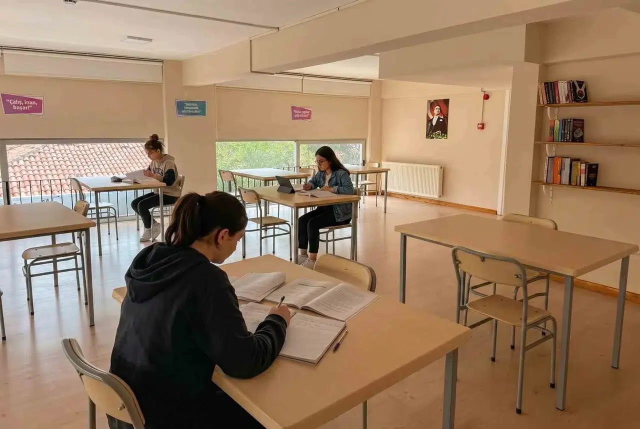 Efeler'de kadınlara özel konaklama desteği: Yarı fiyatına güvenli yuva