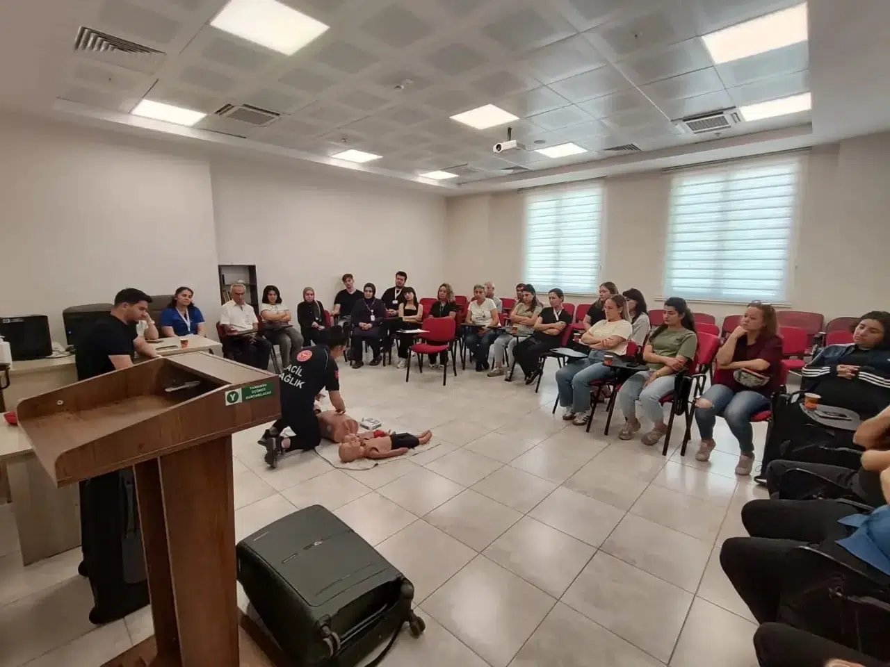 Karacasu'da sağlıkçılara kritik müdahale eğitimi: Saniyeler hayat kurtaracak