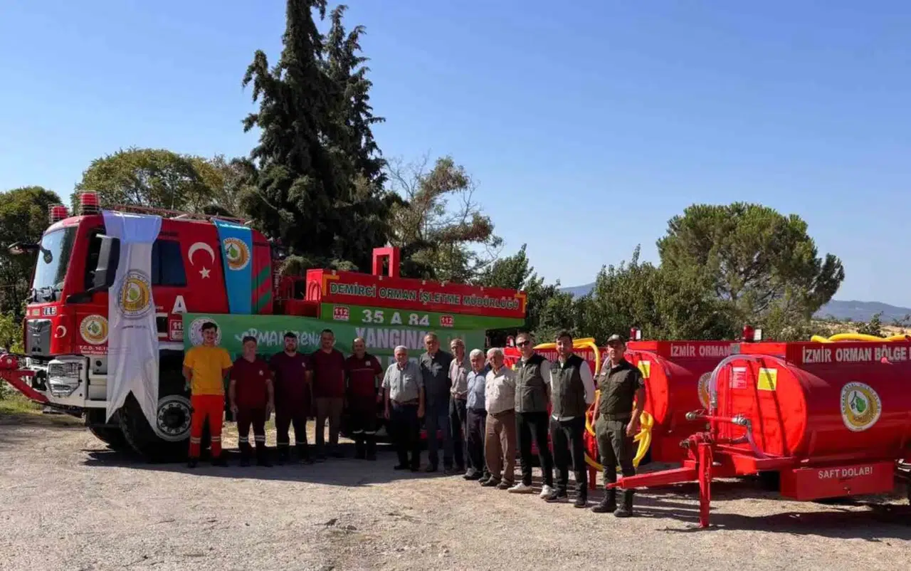 Demirci’de yangına ilk müdahale güçleniyor: Kooperatiflere 3 tonluk tanker teslimi