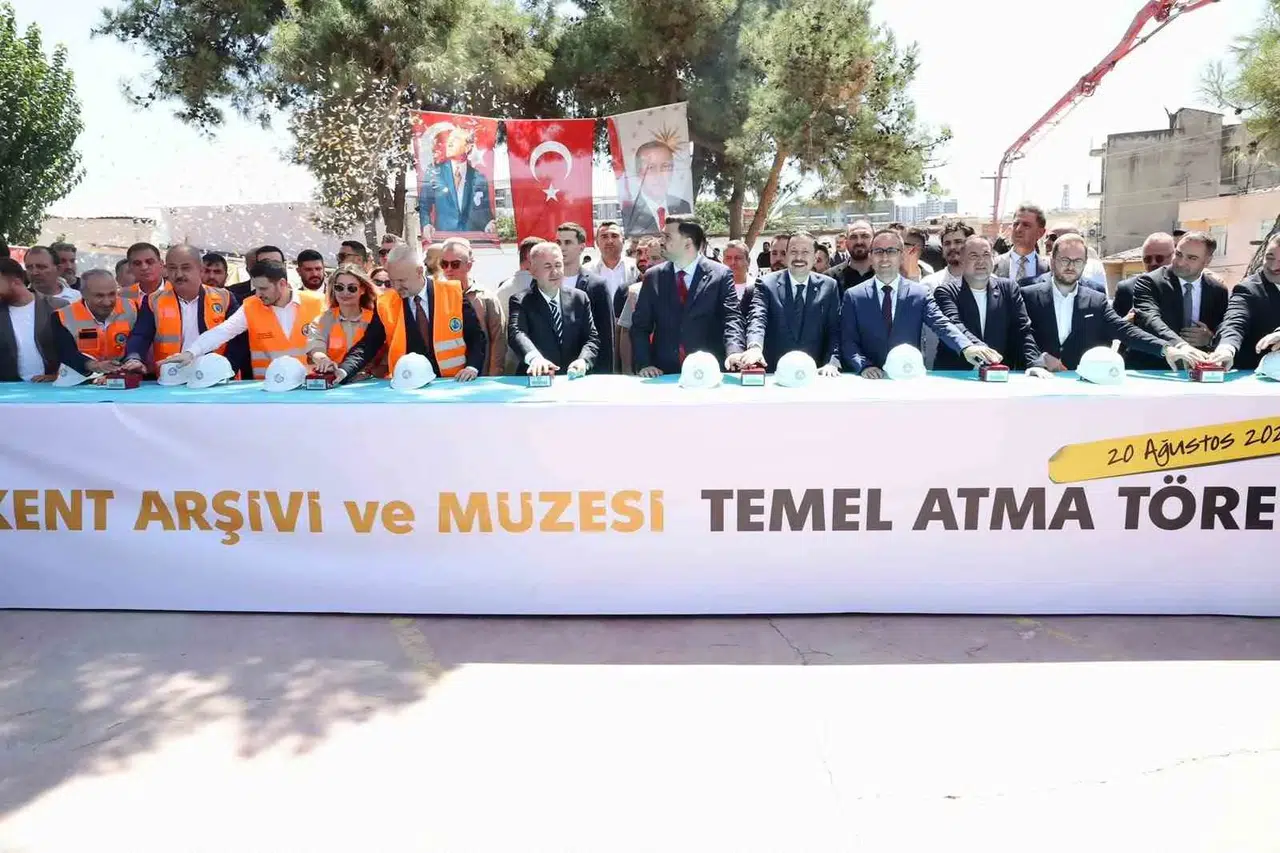 Menemen’de asırlık bekleyiş sona erdi: Tarihi Hükümet Konağı yeniden ayağa kalkıyor
