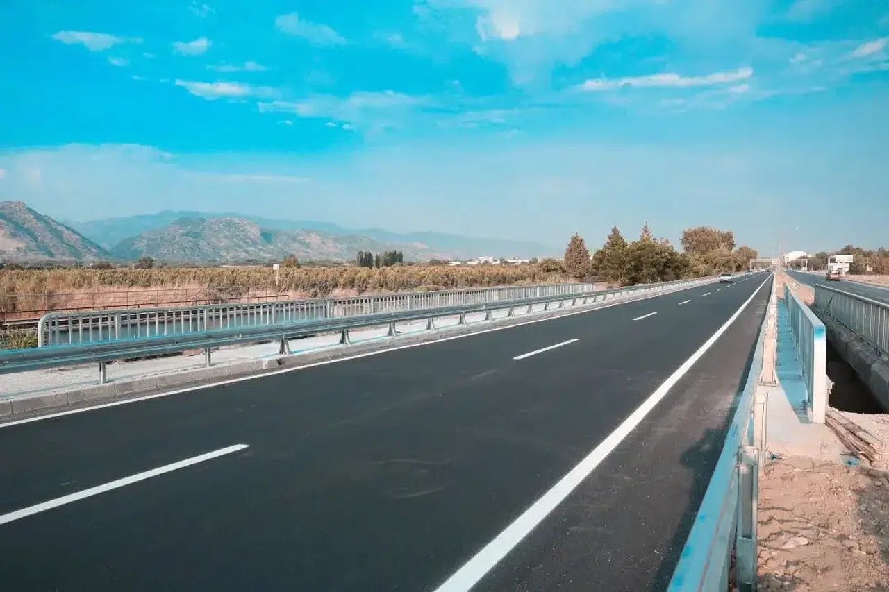 İncirliova’da trafik düğümünü çözecek hamle: Yeni köprü trafiğe açıldı