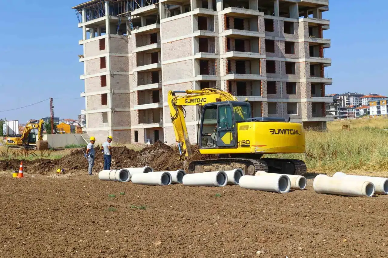 Uşak’ta hummalı çalışma: Sokaklar yenileniyor, altyapı güçleniyor