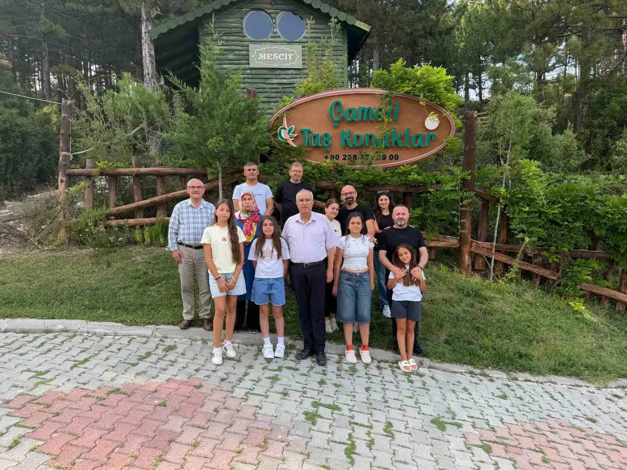 Çameli’de Anlamlı Buluşma: Minik Kalemler ve Fırçalar Ödüllendirildi
