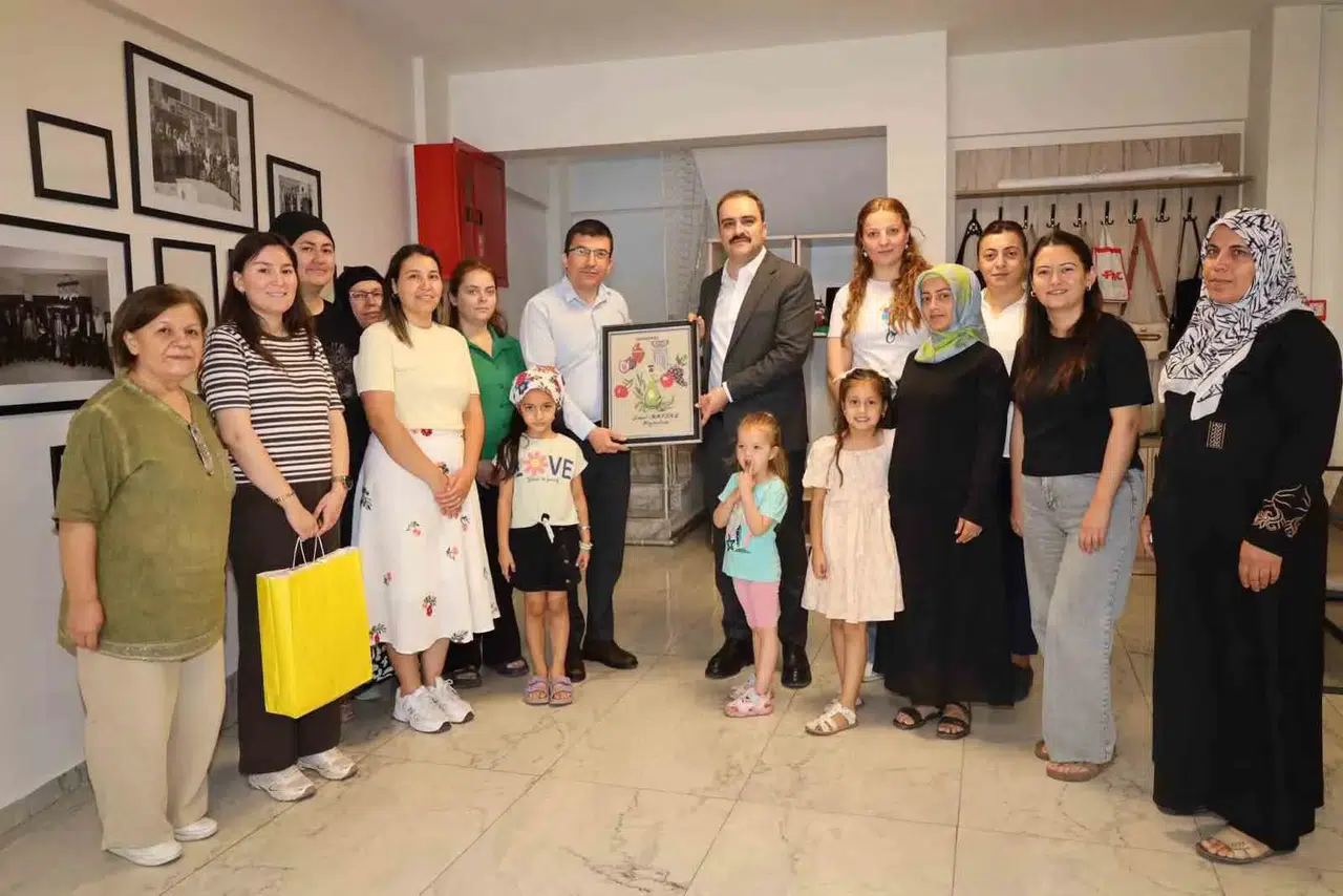 Karacasu’da üretim ve dayanışma sofrası: Kaymakam Battal kursiyerlerle buluştu