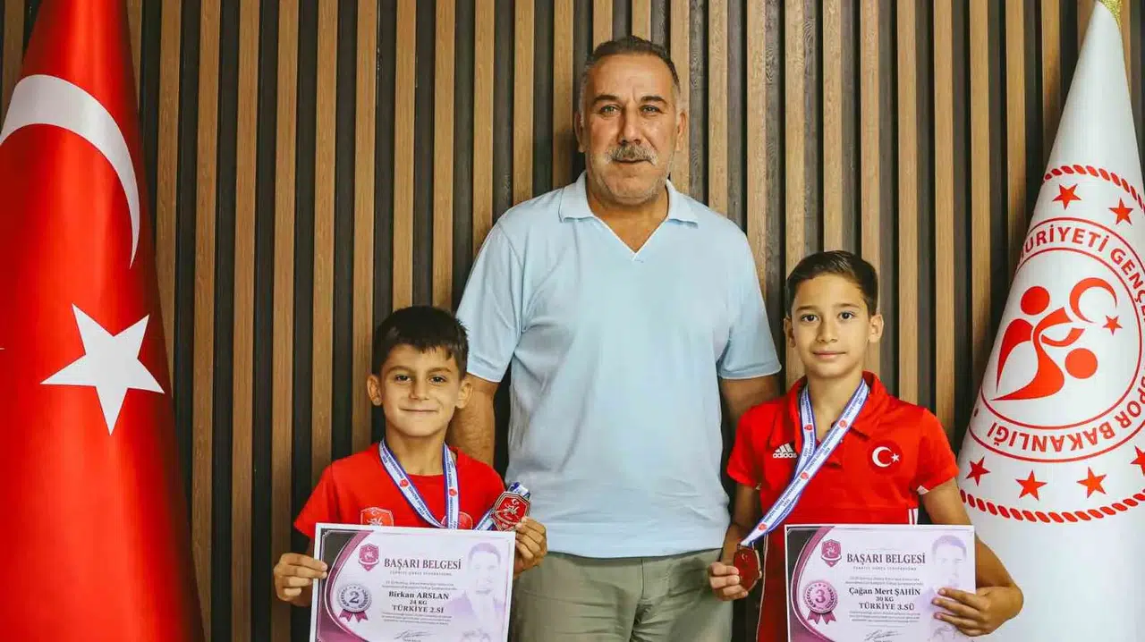 Minderin küçük devleri Aydın’ın gururu oldu: Milli takım yolcusu minik güreşçiler