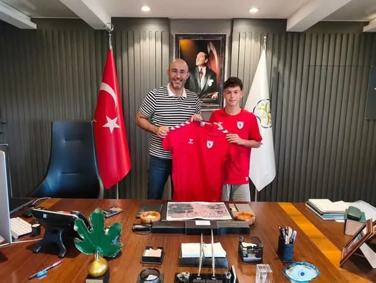Samsunspor’un Yıldız Adayı Kuzey Topçu’dan Başkan Zencirci’ye Duygu Dolu Vefa Örneği