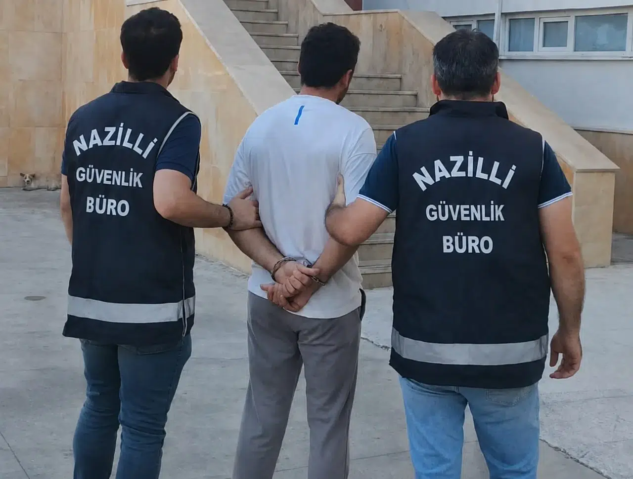 Nazilli'de Üst Geçide Asılan Hakaret İçerikli Maket Operasyonu: Bir Gözaltı