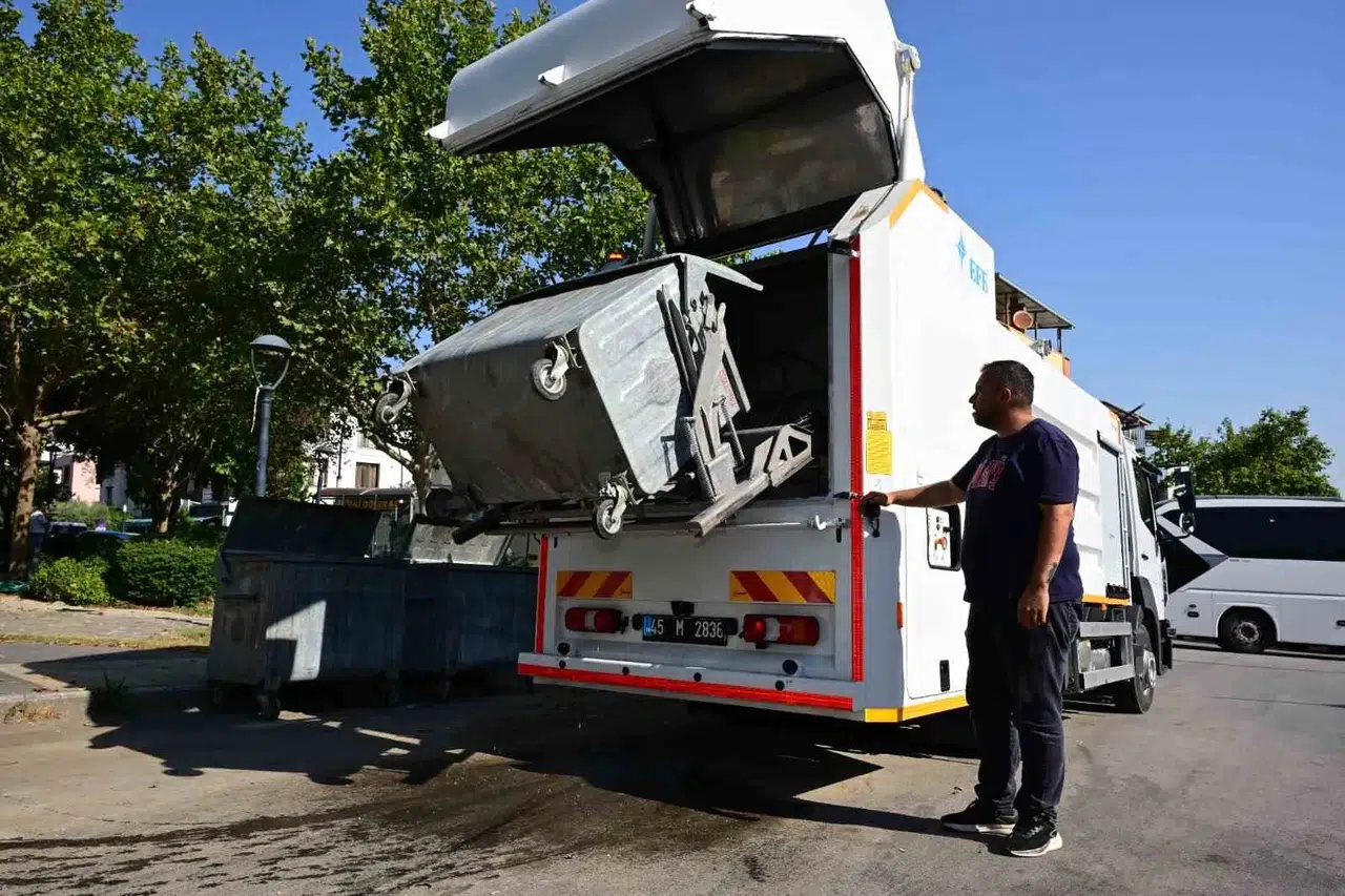 Manisa'da hijyen operasyonu: Sokaklar derin bir nefes alacak