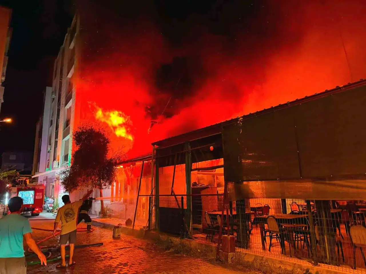 Dalaman’da alevler dehşet saçtı: Bir işletme küle döndü
