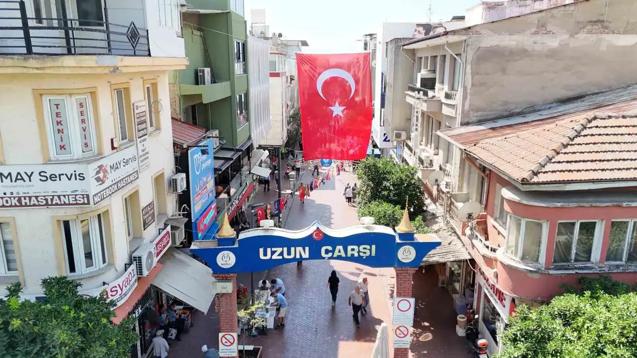 Nazilli’de Zafer Coşkusu: 104’üncü Yıl Öncesi Kentte Bayrak Hazırlığı Tamamlanıyor