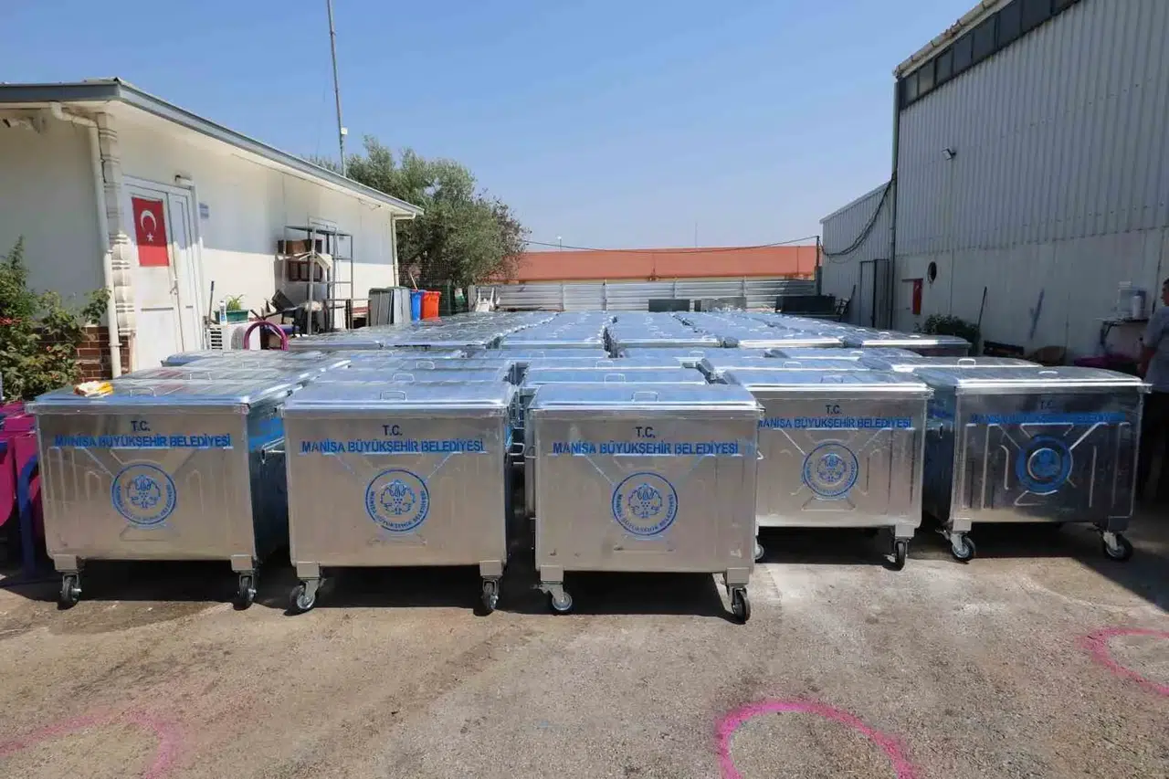 Şehzadeler’de temizlik seferberliği: 220 yeni konteyner sahaya iniyor