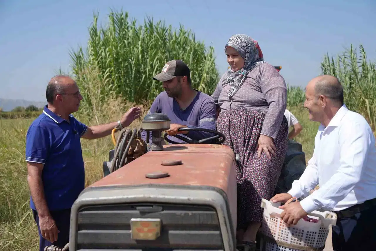 Turgutlu’da Asfalt Mesaisi Tüm Hızıyla Sürüyor: Başkan Akın’dan Sahada Tam Mesai