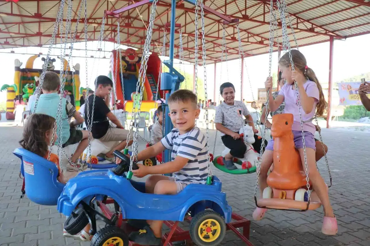 Bozdoğan’da neşe sokağa taştı: Çocuklar yazın tadını şenliklerle çıkarıyor