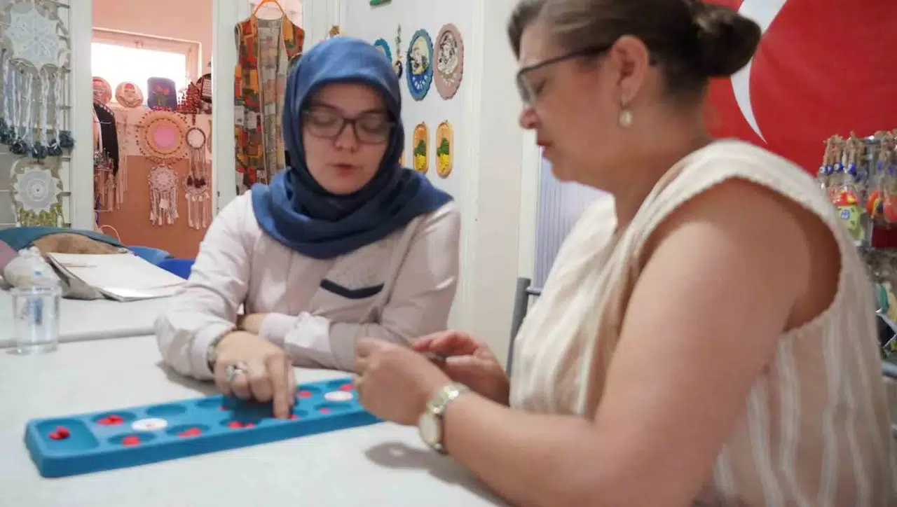 Anneliğin gücüyle gelen başarı: Çocuklarını kursa götürürken Manisa’nın ilk kadın mangala antrenörü oldu