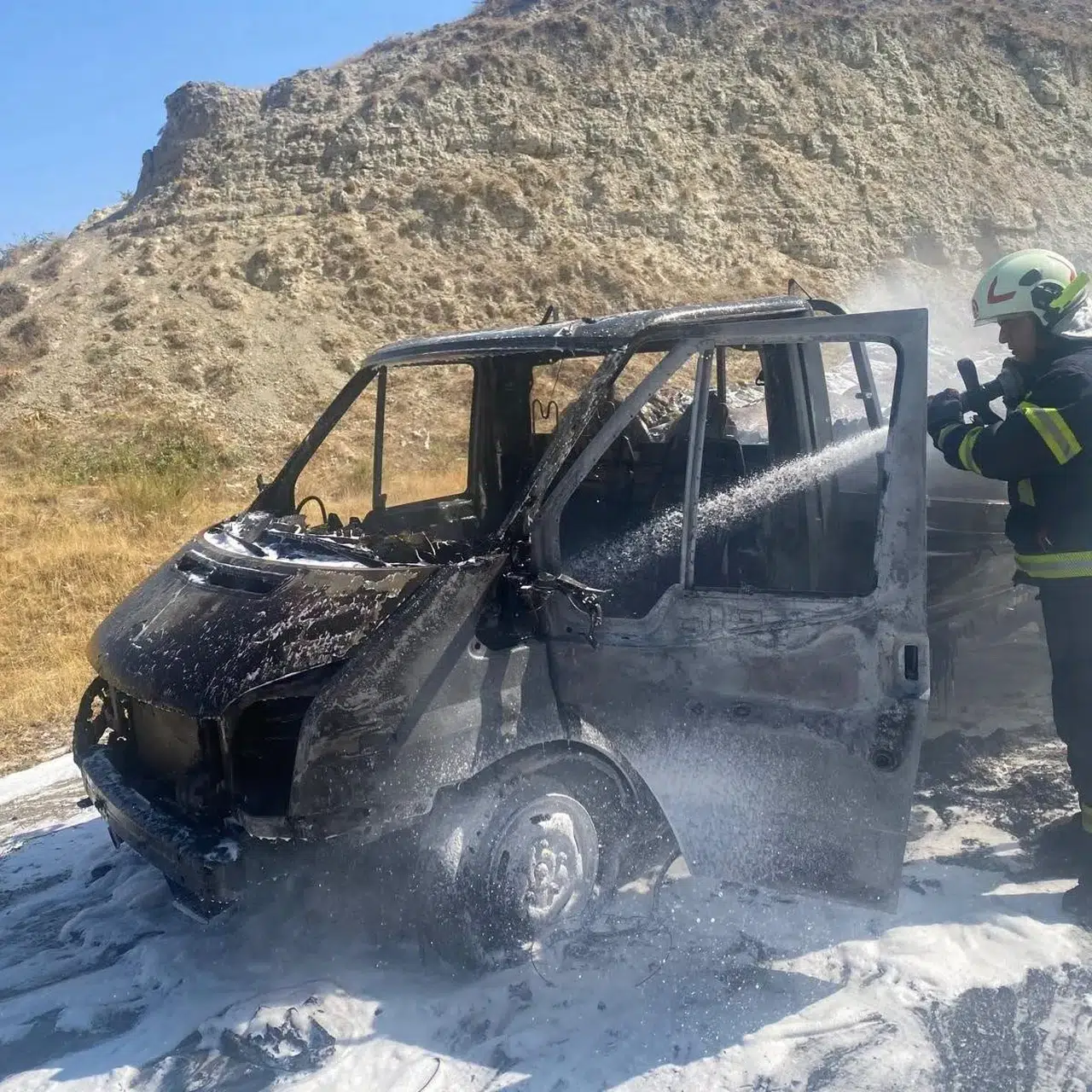 Sarayköy'de Alev Topuna Dönen Kamyonet Küle Döndü