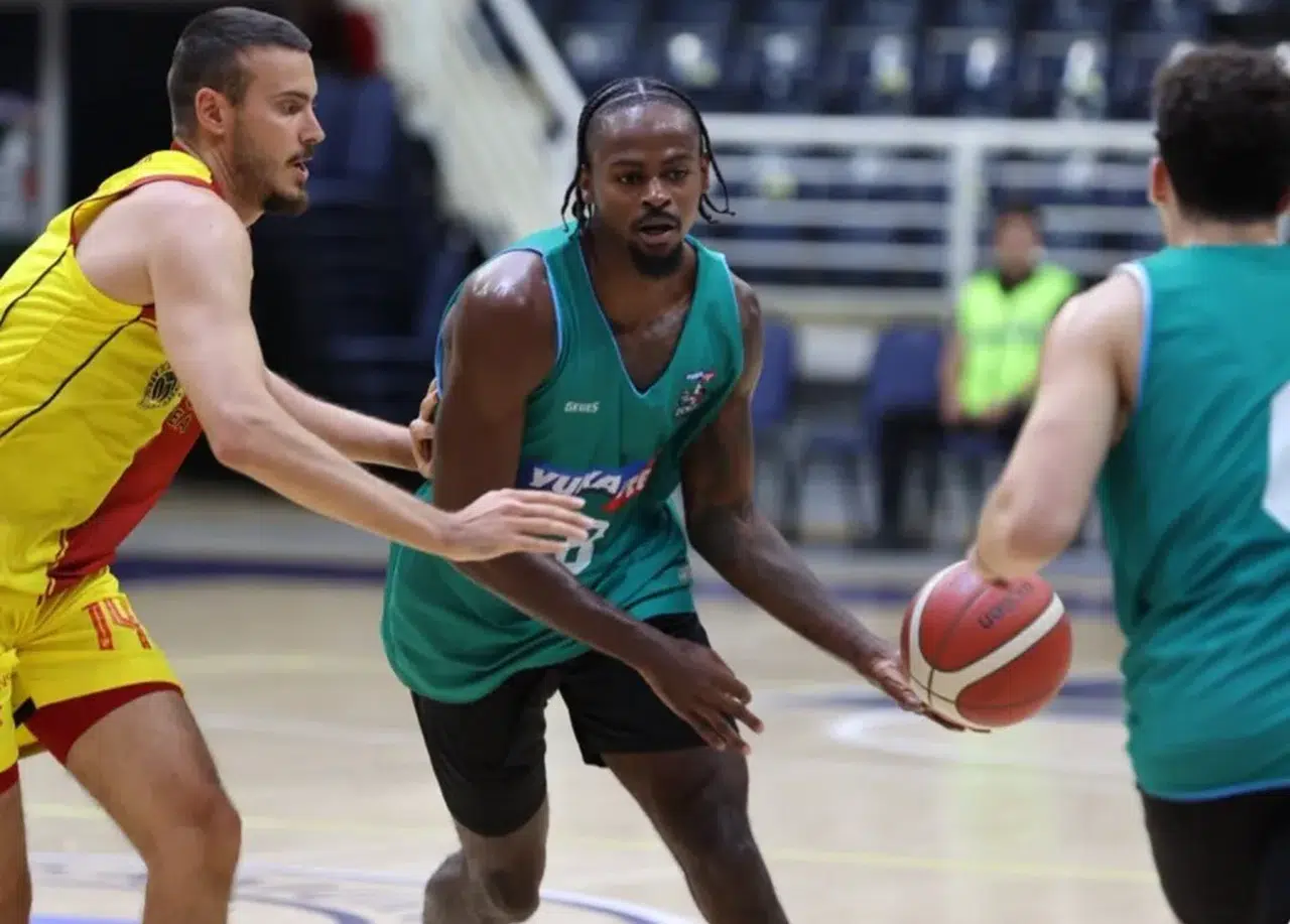 ** Denizli Basket'ten Yeni Kimlikle İlk Sınav: Göztepe ile Nefes Kesen 79-79