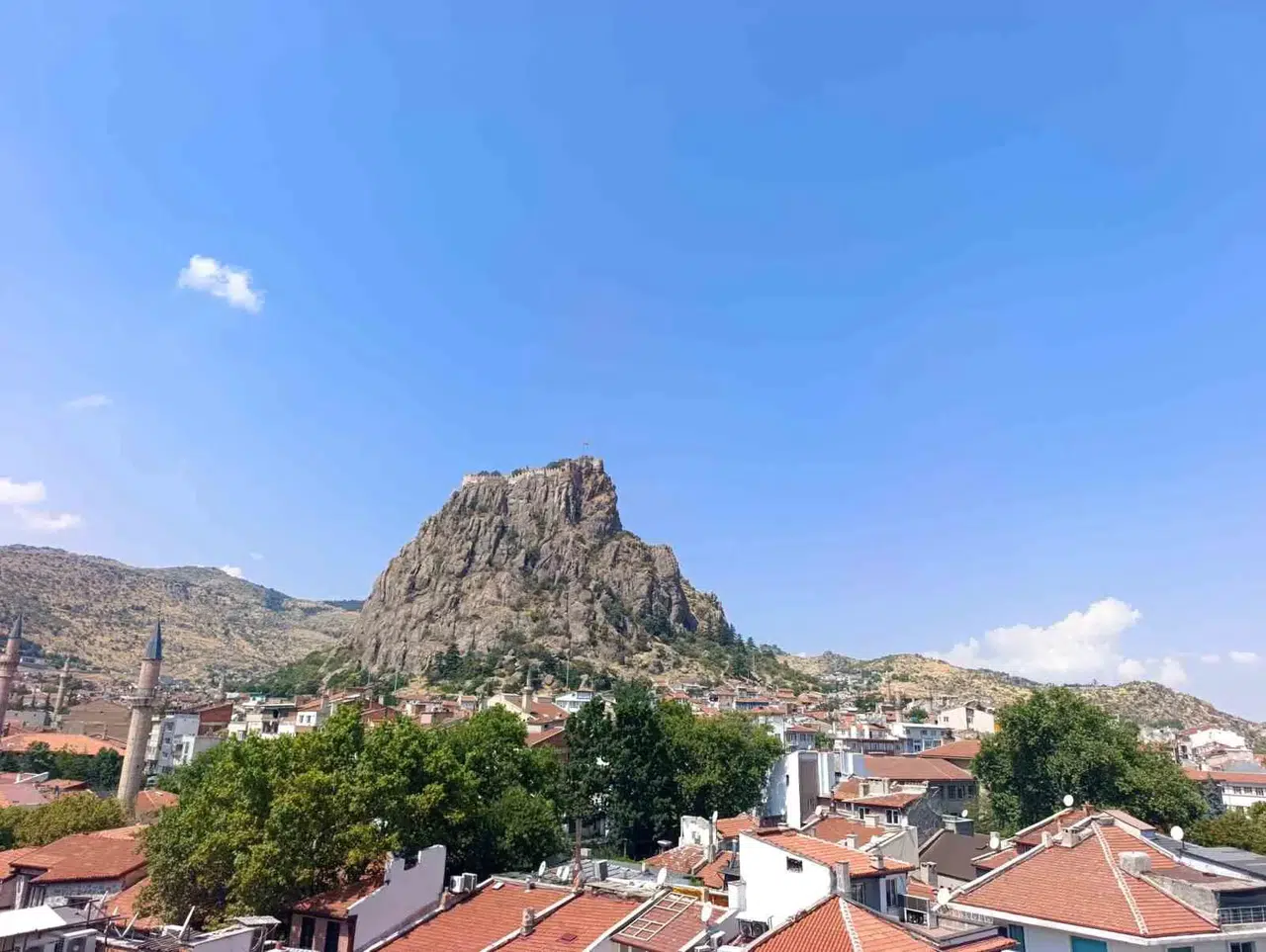 Afyonkarahisar'da haftanın ilk günü dikkat: Meteorolojiden yağış uyarısı geldi