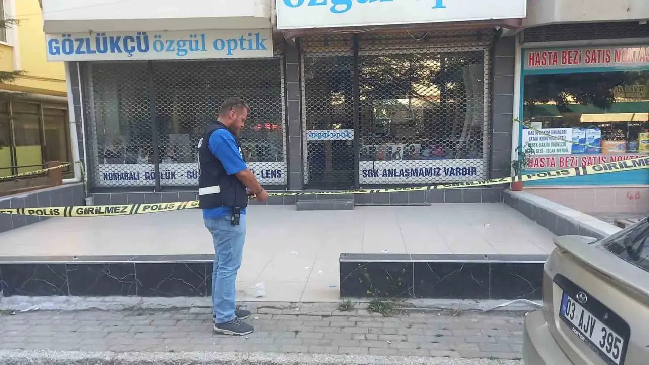 Sandıklı’da yürek yakan kaza: 62 yaşındaki kadın evinin penceresinden düşerek can verdi