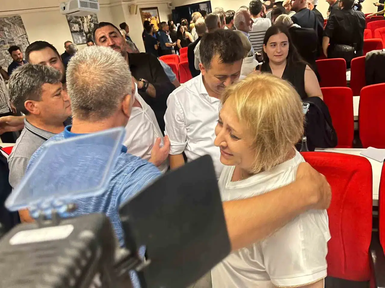 Menderes Belediyesi’nde tansiyon yükseldi: Başkan vekilliği seçiminde koltuk Cumhur İttifakı’nın oldu