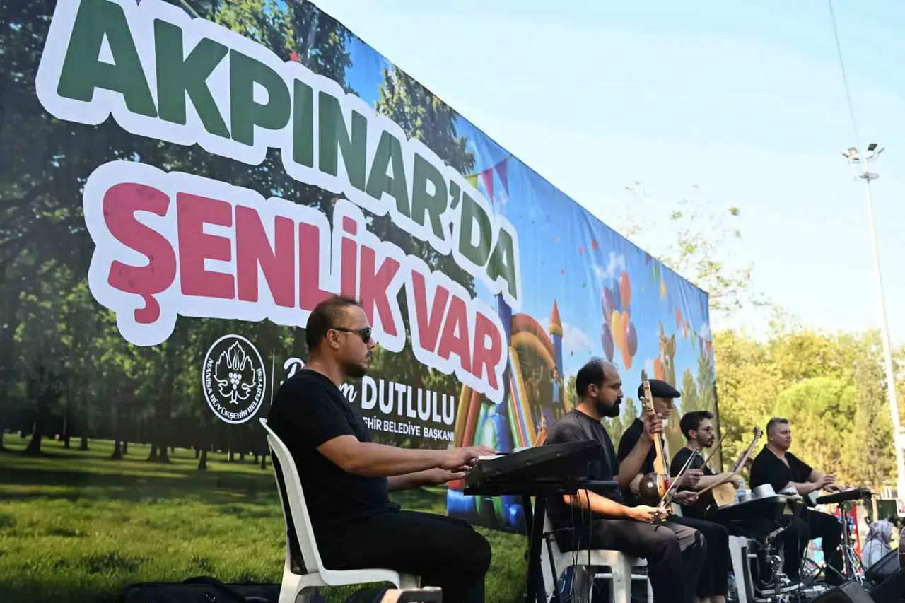 Manisa’nın tarihi mesire alanı çocukların kahkahalarıyla yeniden hayat buldu