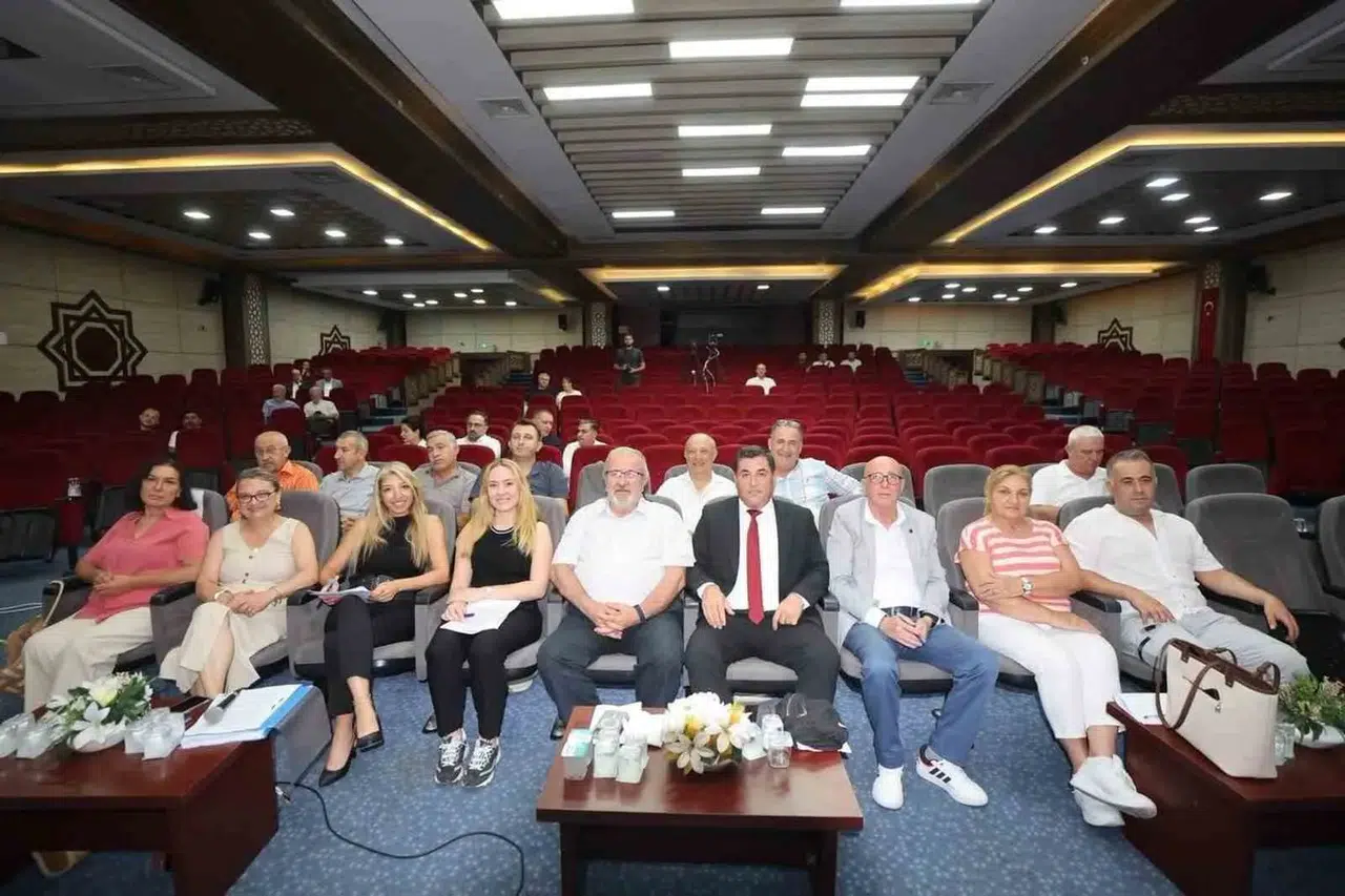 Yunusemre Meclisi’nde yeni dönem: Komisyonlar ve yönetim yeniden şekillendi